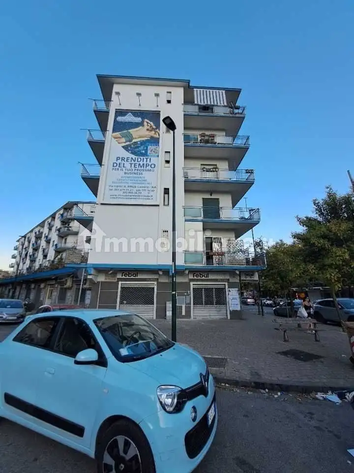 Appartamento in vendita a Napoli