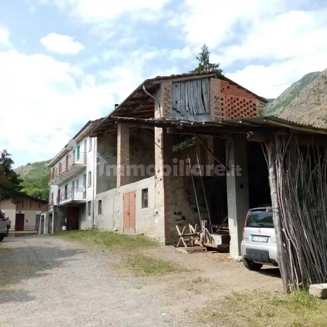 Rustico - Casale in vendita a Bettola