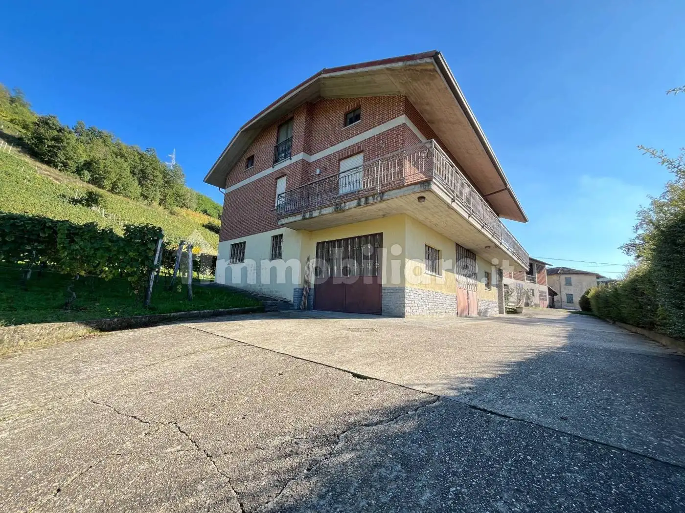 Villa in vendita a Santo Stefano Belbo