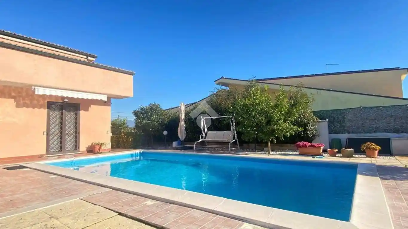 Villa bifamiliare via Nettuno 17, Parco Azzurro, Guidonia Montecelio - foto 2