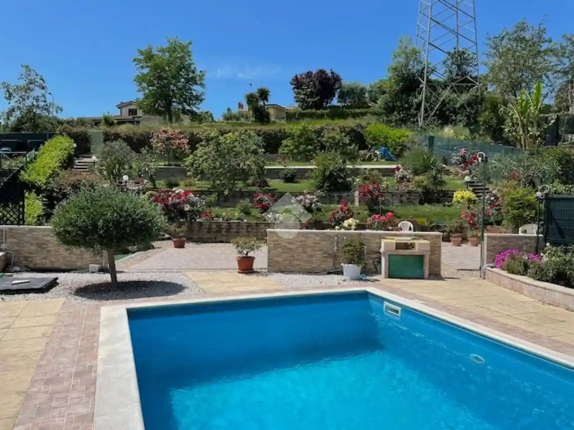 Villa bifamiliare via Nettuno 17, Parco Azzurro, Guidonia Montecelio - foto 3