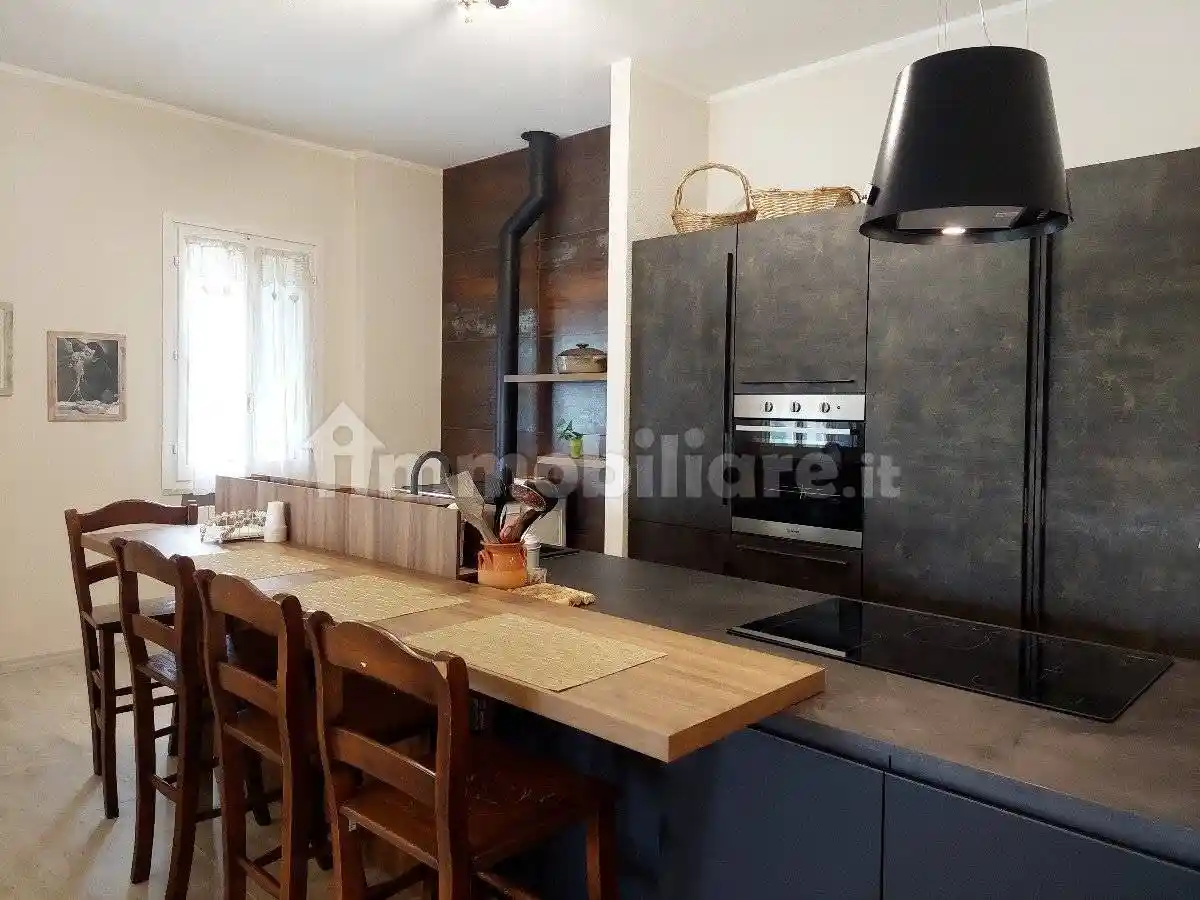 Appartamento in vendita a Quattro Castella