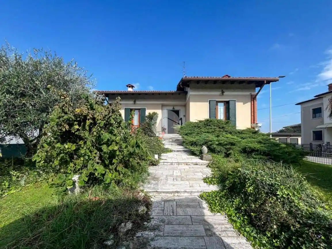 Villa in vendita a Trenzano