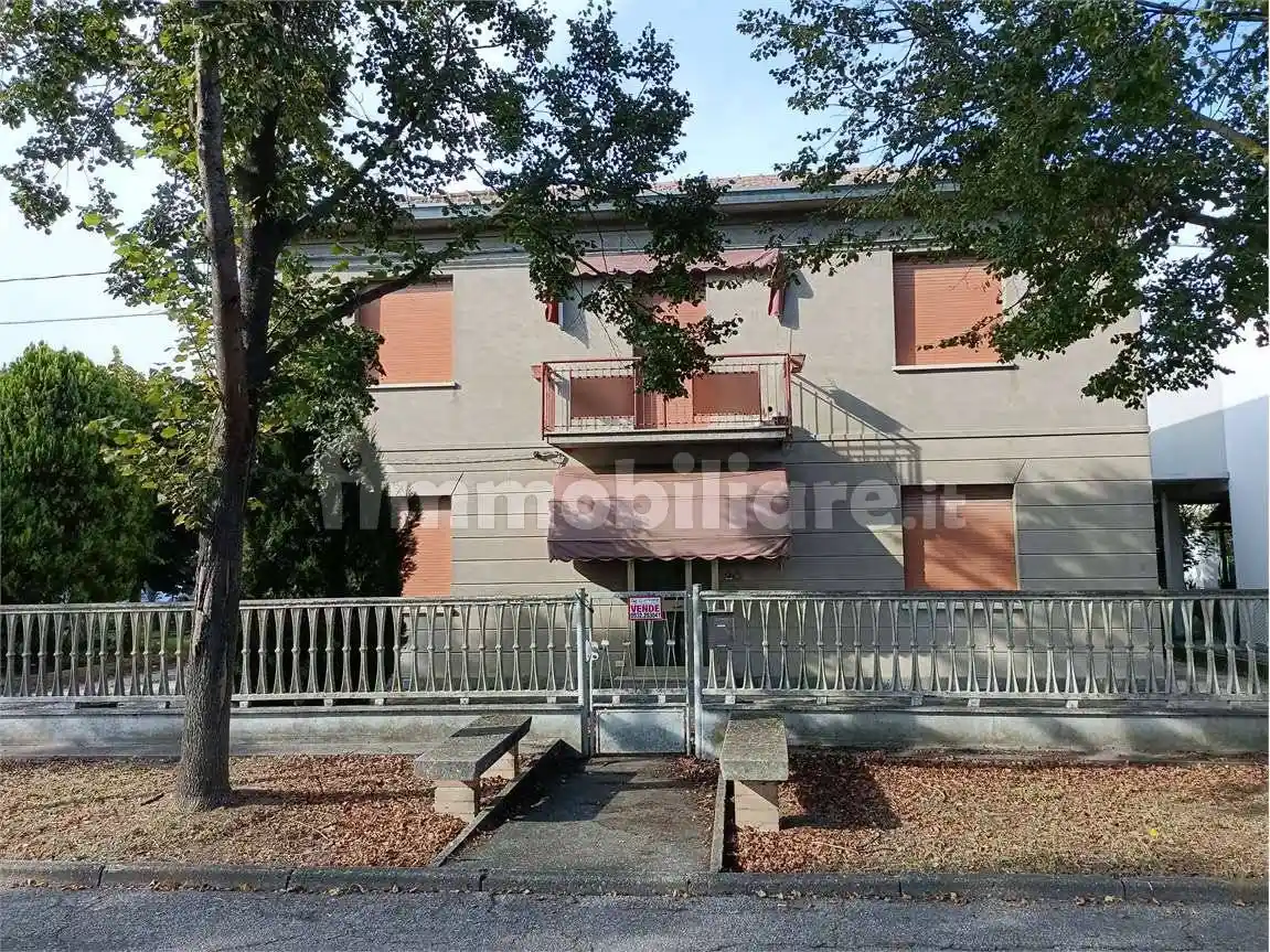 Villa in vendita a Jolanda di Savoia