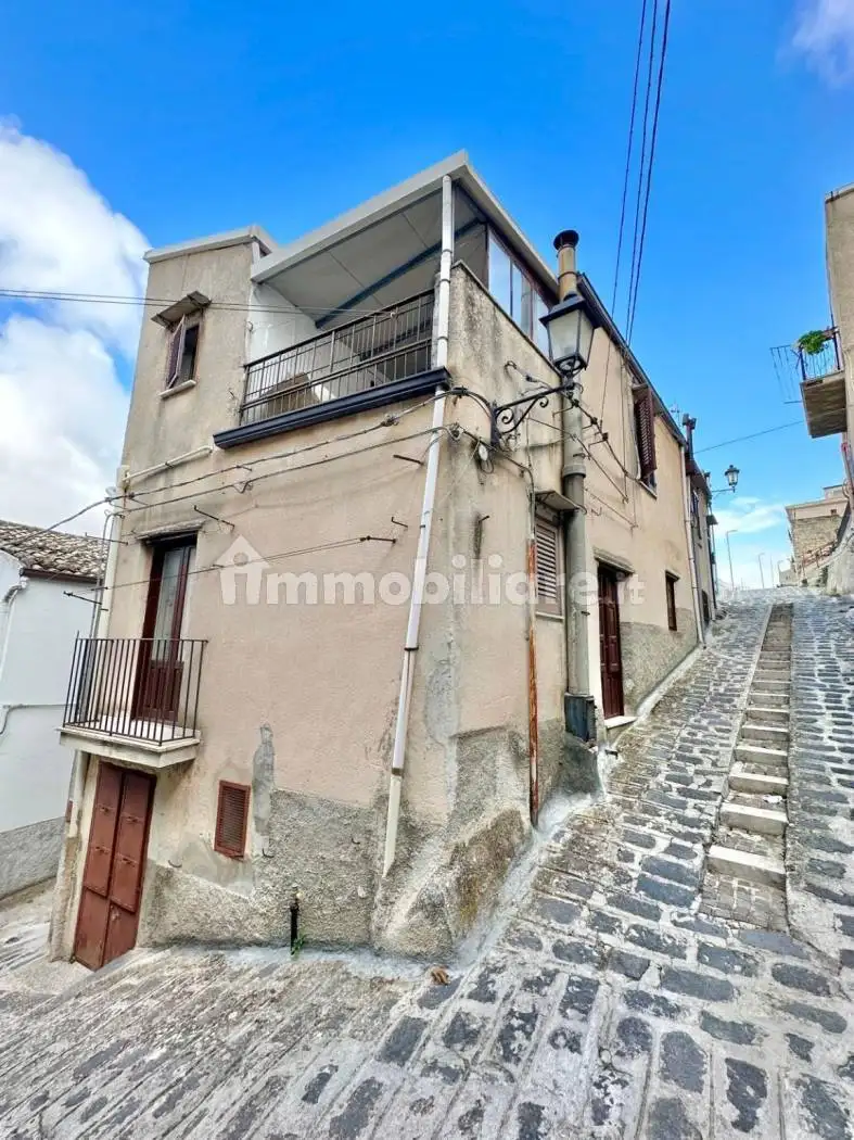 Casa indipendente in vendita a Giuliana