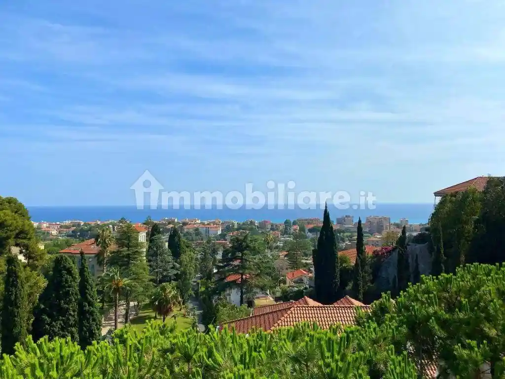 Appartamento in vendita a Vallecrosia