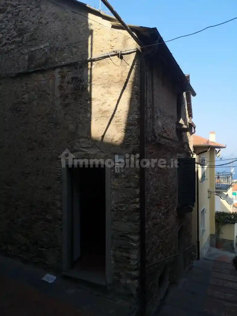 Casa indipendente in vendita a Alassio