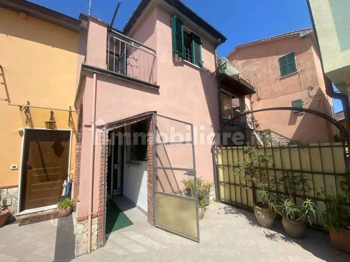 Casa indipendente in vendita a Sarzana