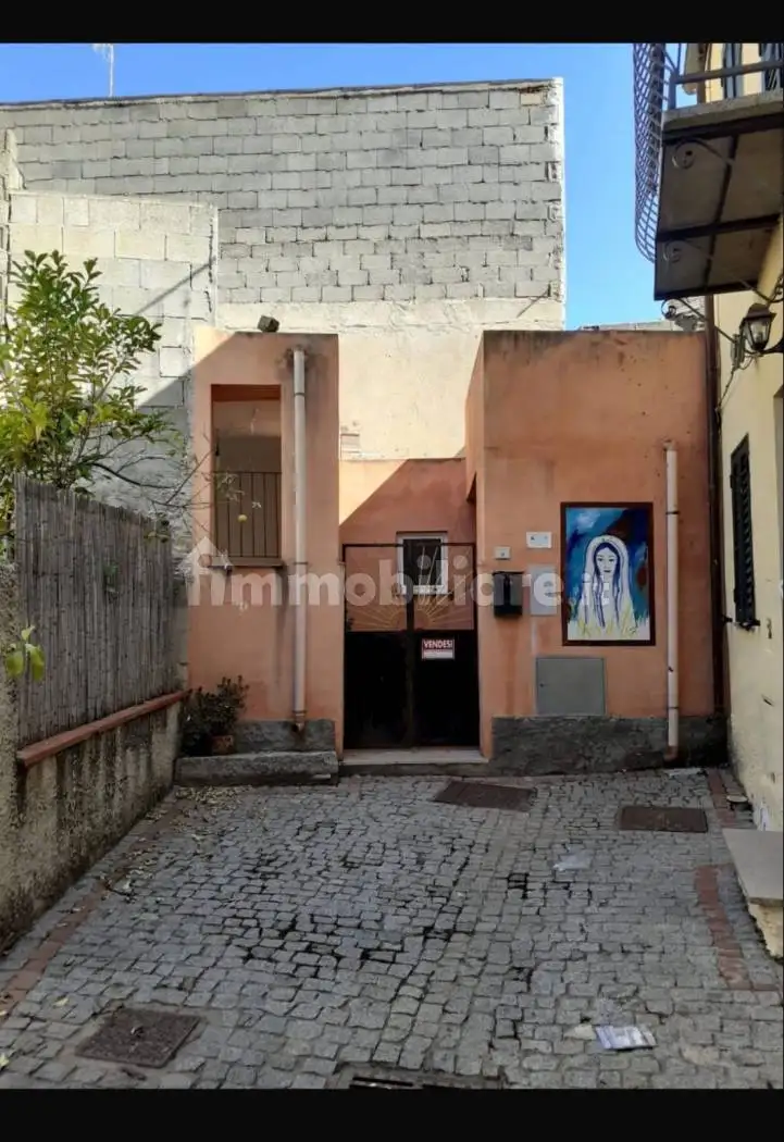 Palazzo - Edificio in vendita a Loceri