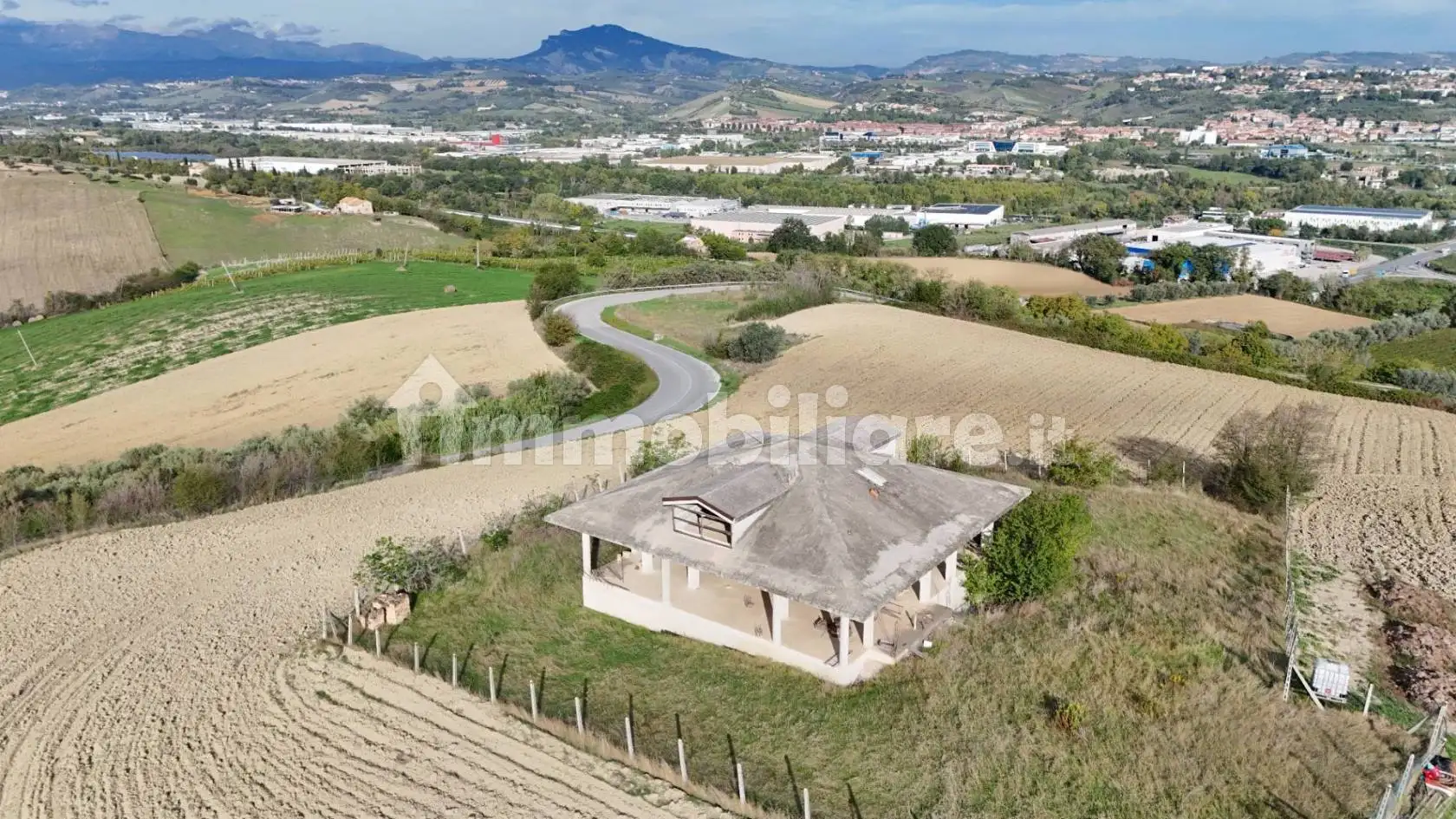 Villa unifamiliare Contrada Tronto (zona San Martino ) snc, Ancarano - foto 4
