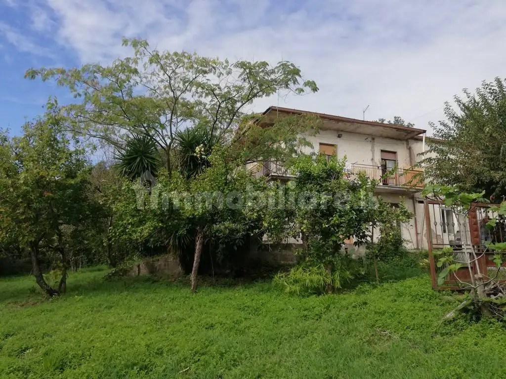 Villa in vendita a Piana di Monte Verna
