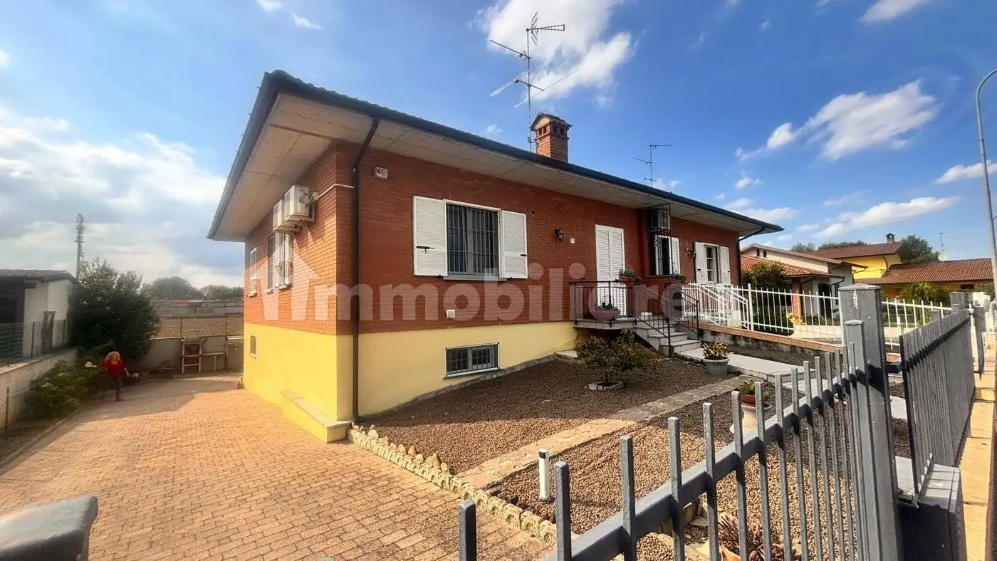 Villa in vendita a Mezzanino