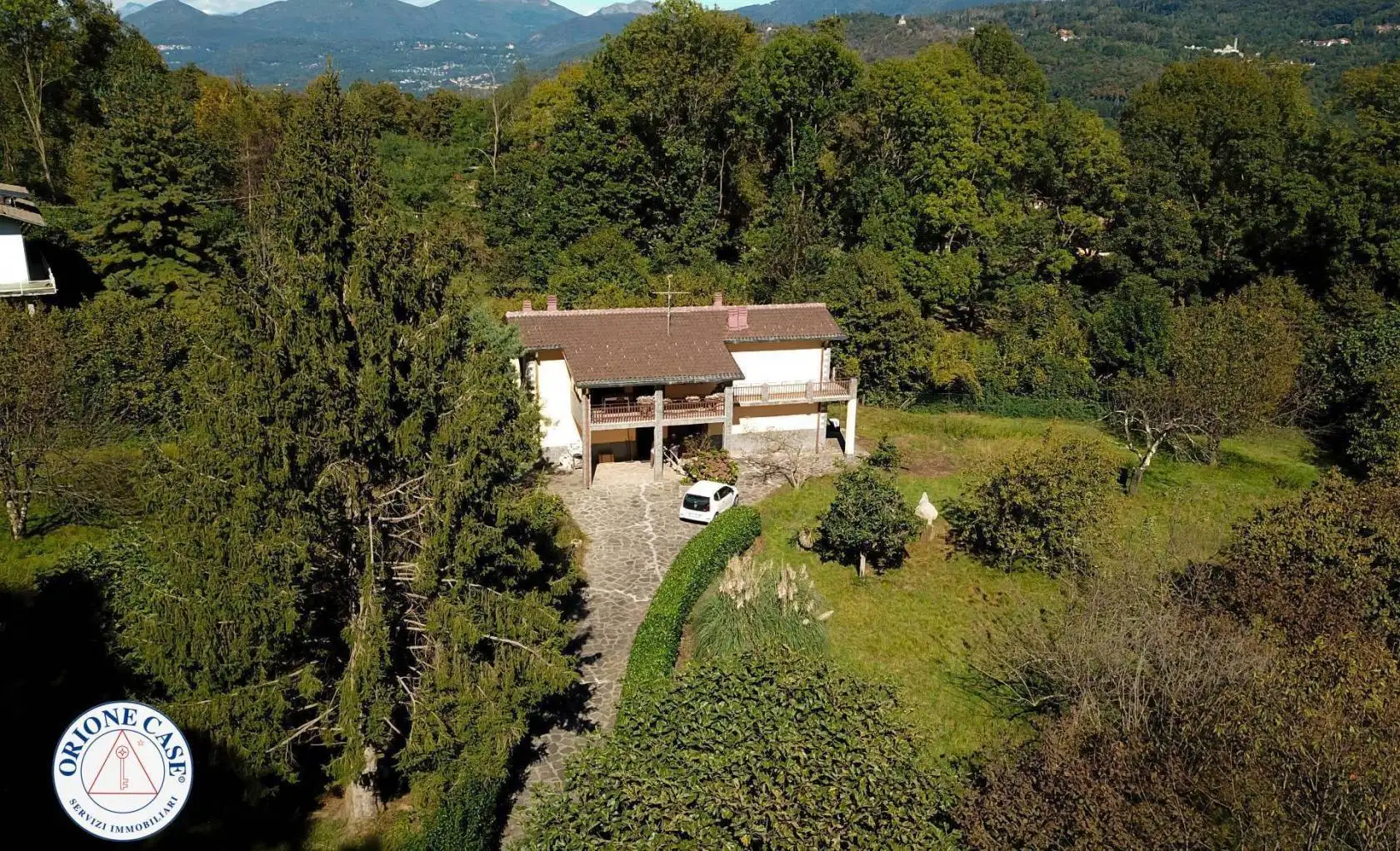 Villa in vendita a Brissago-Valtravaglia