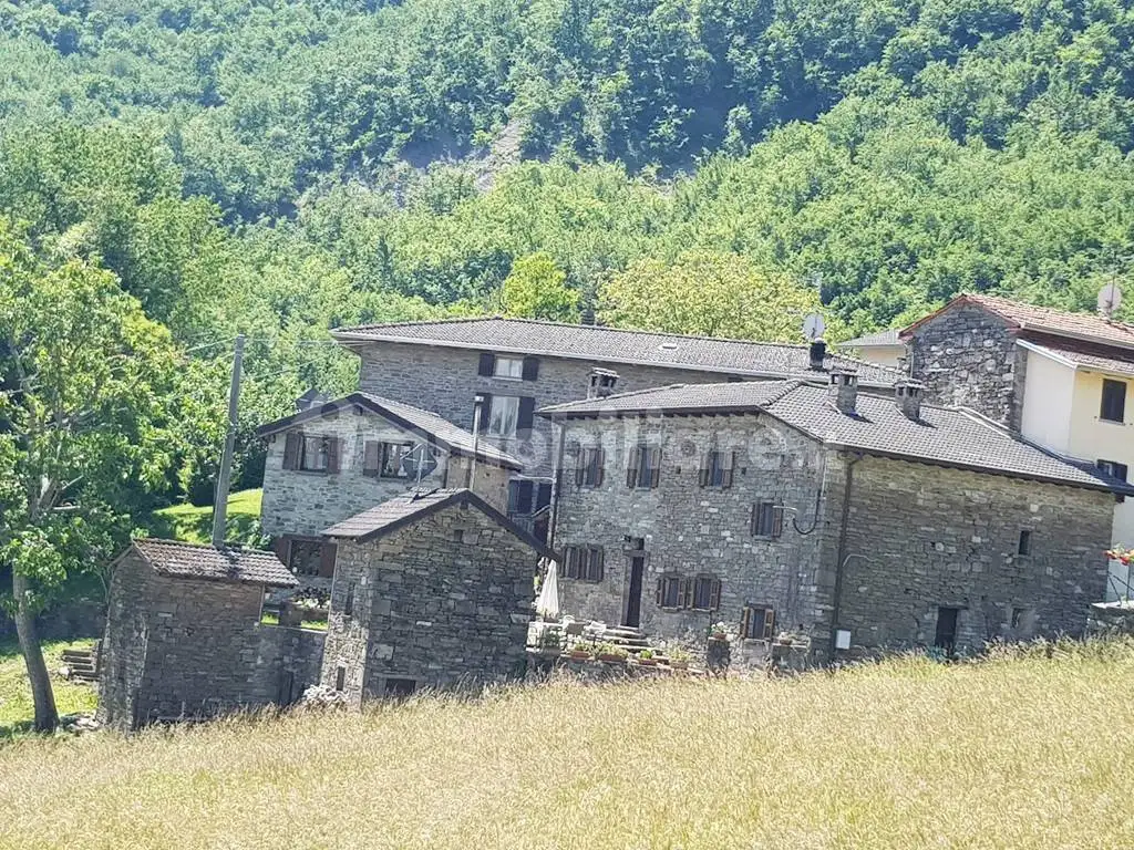 Rustico - Casale in vendita a Valmozzola