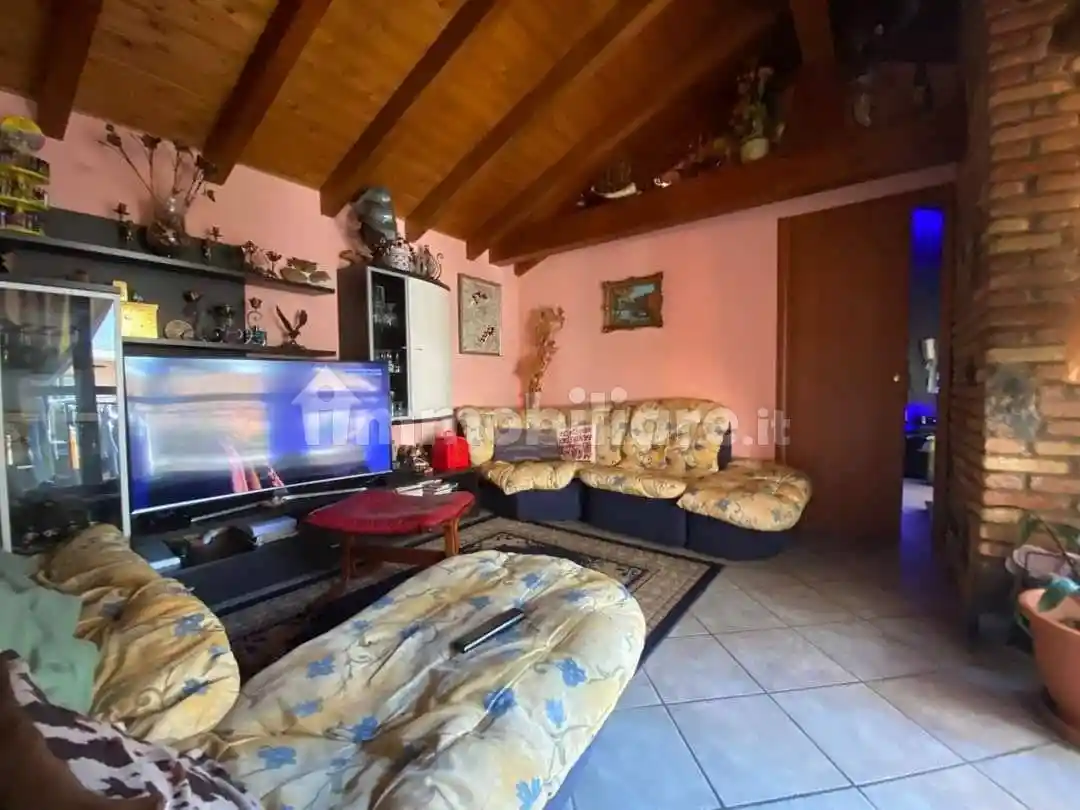 Casa indipendente in vendita a Borgomanero