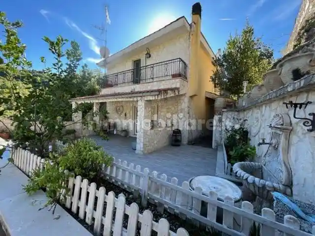 Villa in vendita a Vicovaro