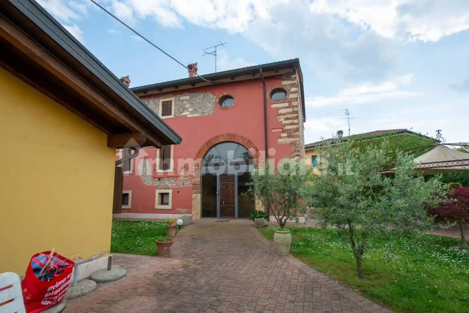 Rustico - Casale in vendita a Sona