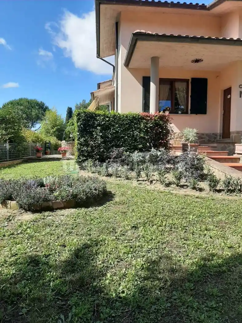 Villa in vendita a Asciano