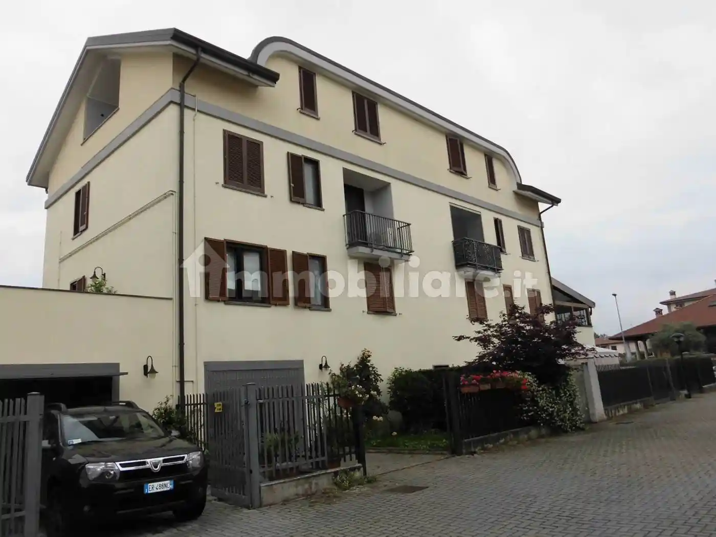 Appartamento in vendita a Lacchiarella