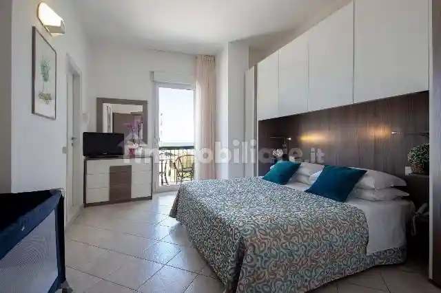 Palazzo - Edificio in vendita a Cattolica