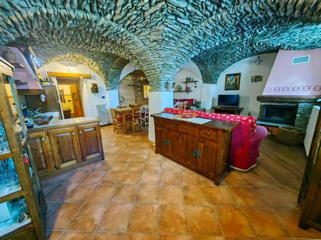 Appartamento in vendita a Usseaux