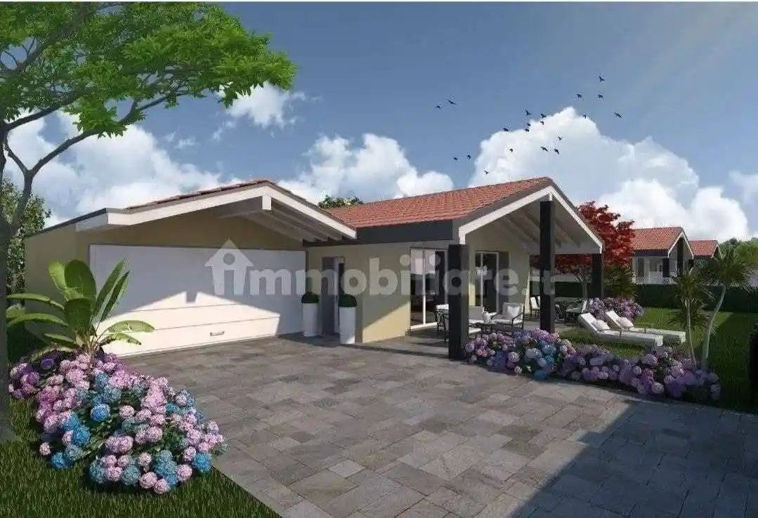 Villa in vendita a Buguggiate