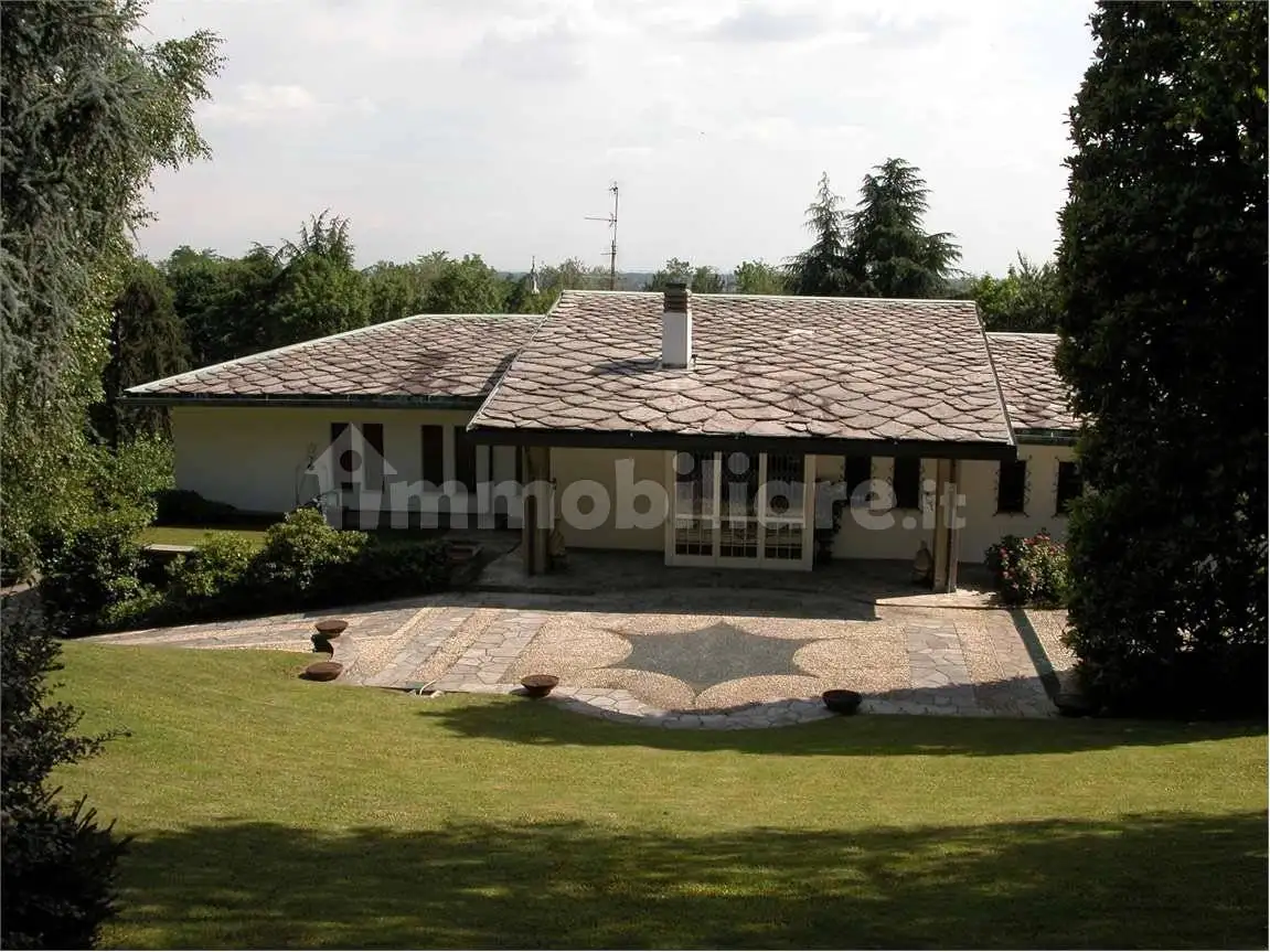 Villa in affitto a Carimate