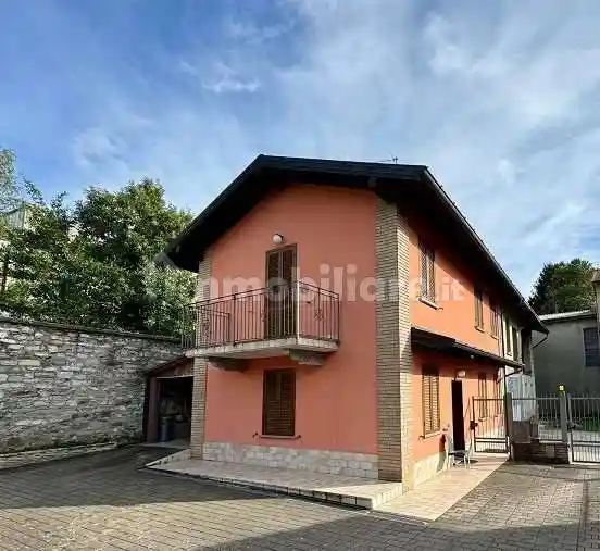 Casa indipendente in vendita a Olgiate Comasco