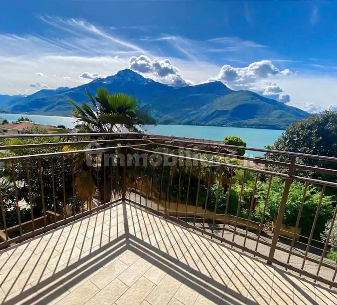 Appartamento in vendita a Domaso