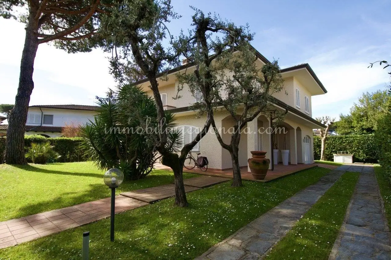 Villa in affitto a Forte dei Marmi