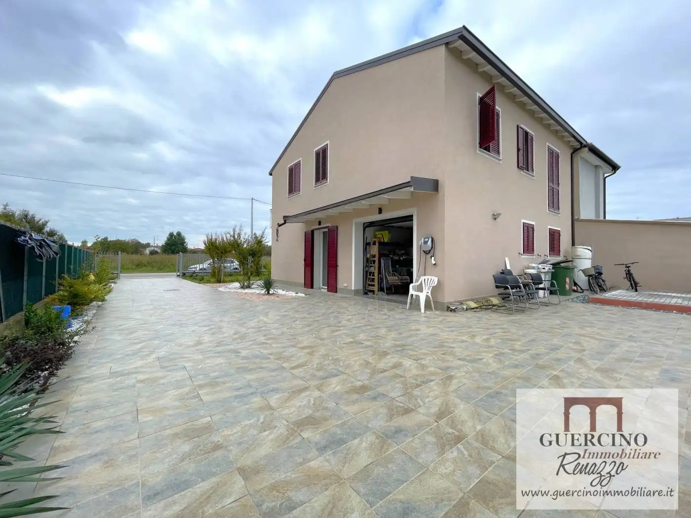 Villa in vendita a Cento