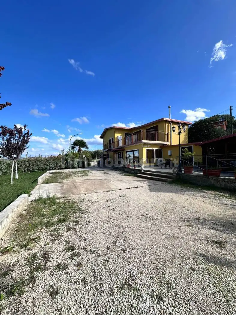 Villa in vendita a Paupisi