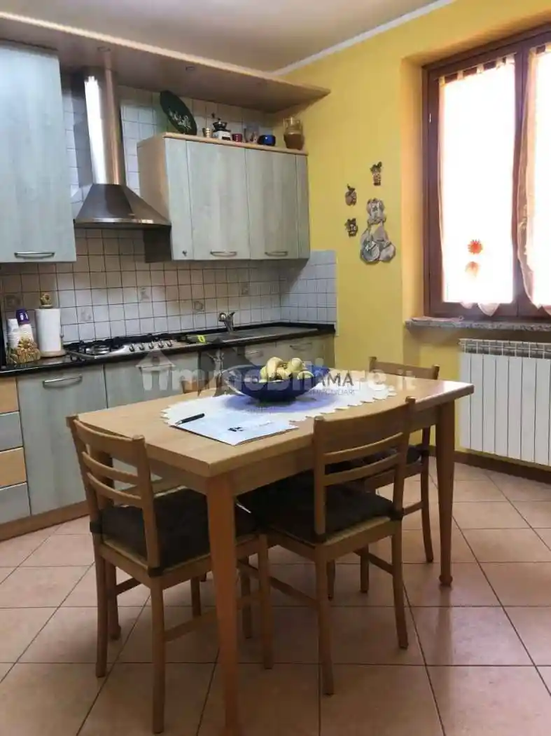 Appartamento in vendita a Caino