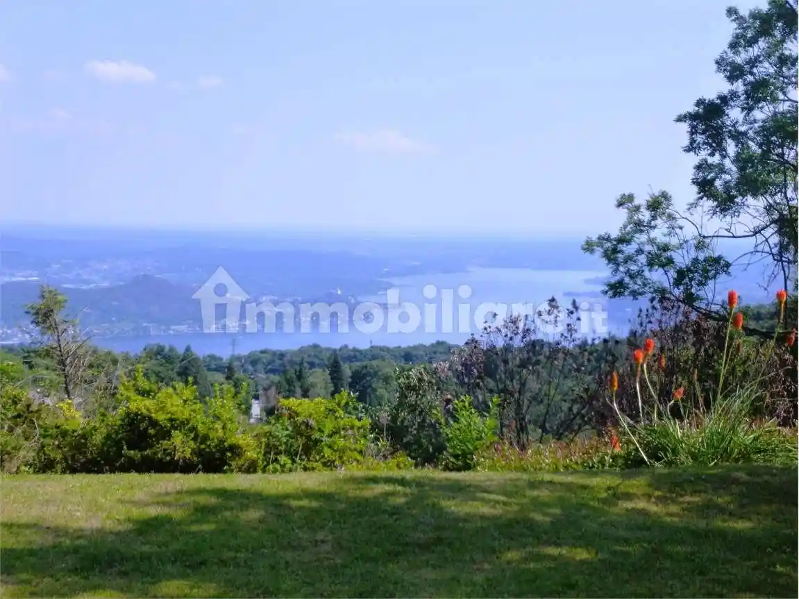 Villa in vendita a Massino Visconti