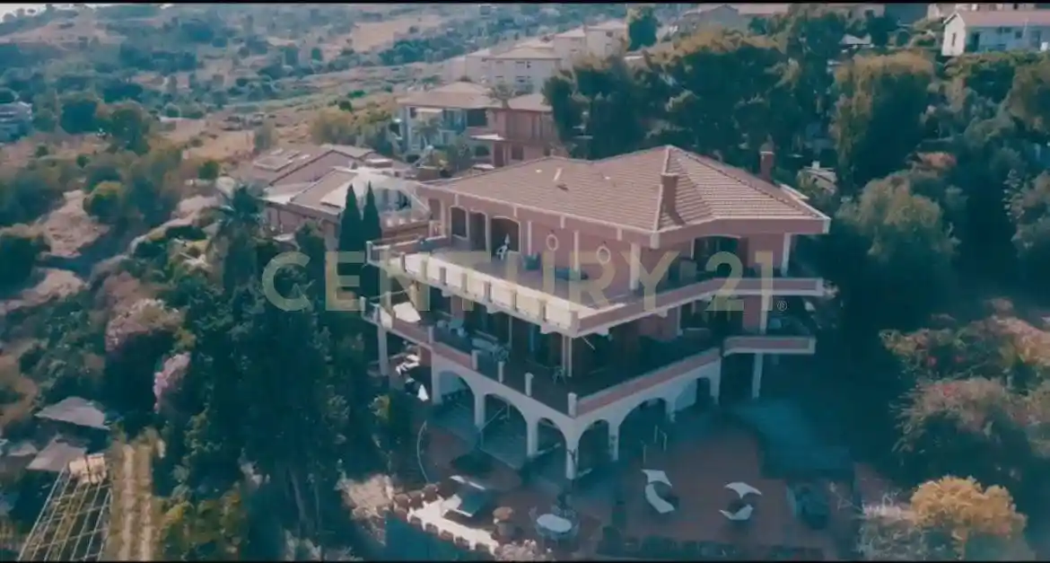 Villa in vendita a Aci Castello