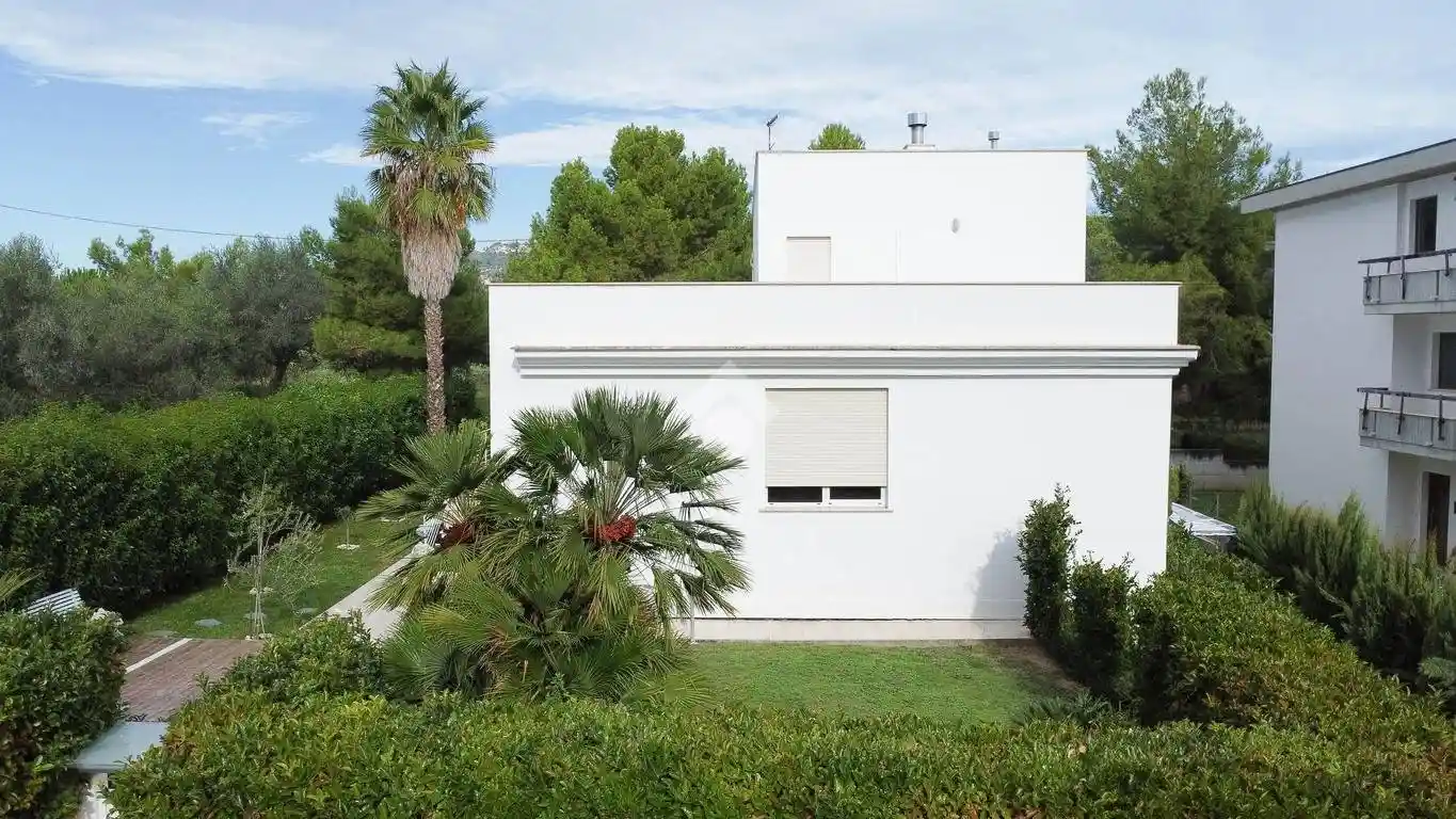 Villa unifamiliare via Le Quote 1, Centro, Roseto degli Abruzzi - foto 2