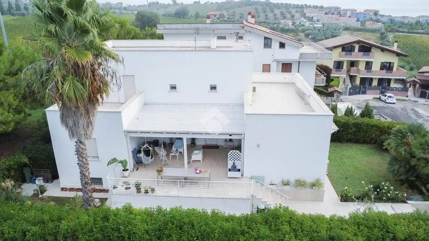 Villa unifamiliare via Le Quote 1, Centro, Roseto degli Abruzzi - foto 3