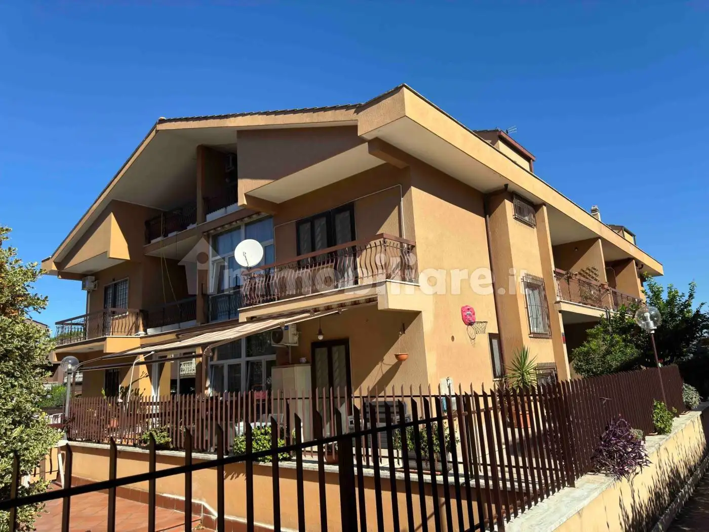 Villa bifamiliare in vendita a Roma