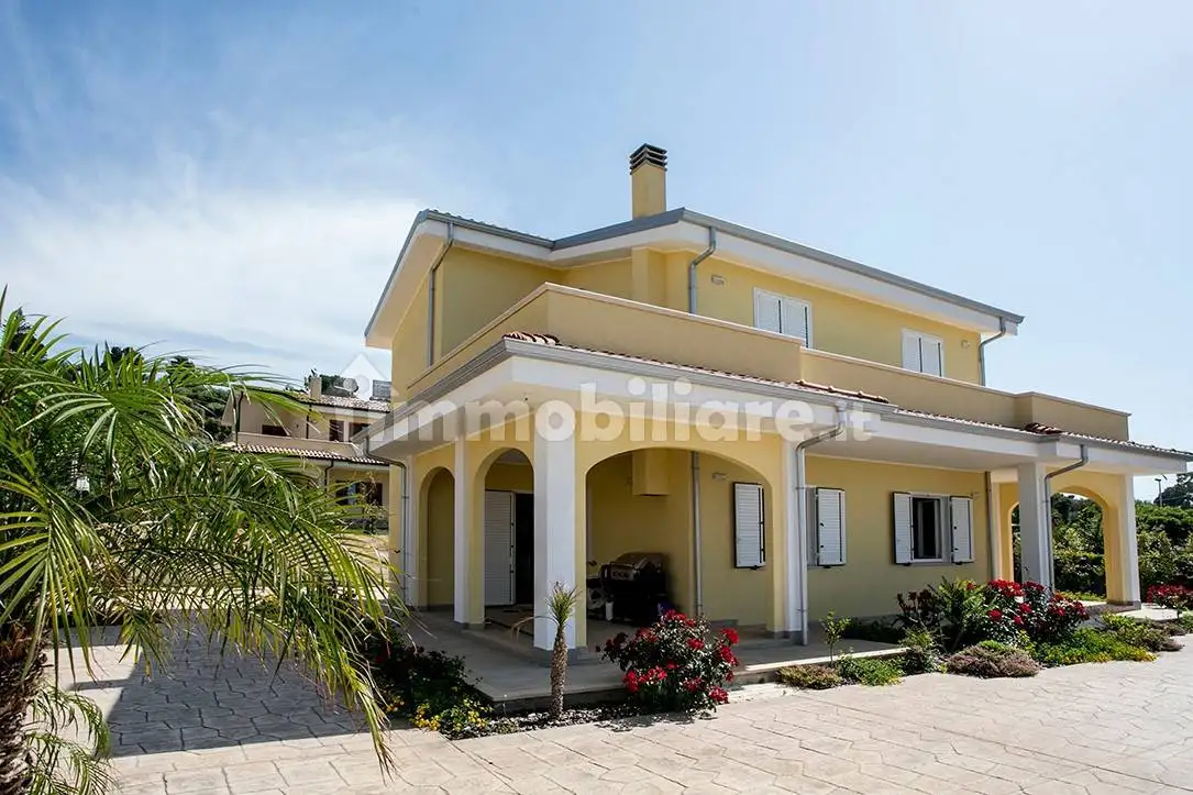 Villa in vendita a Zambrone