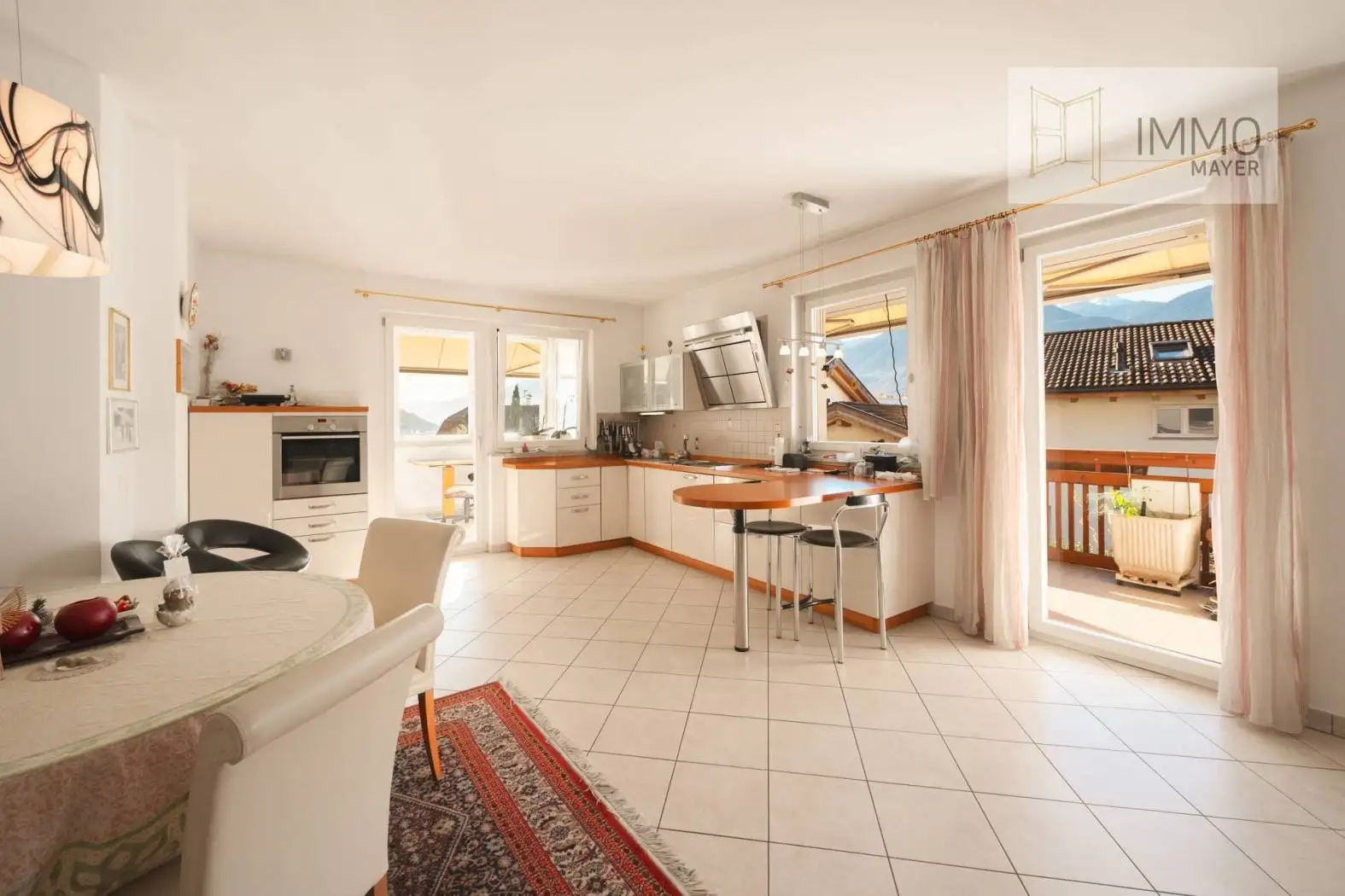 Appartamento in vendita a Postal