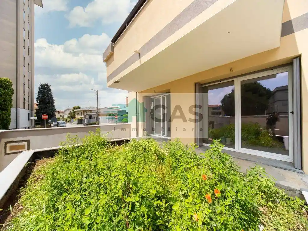 Appartamento in vendita a Verano Brianza