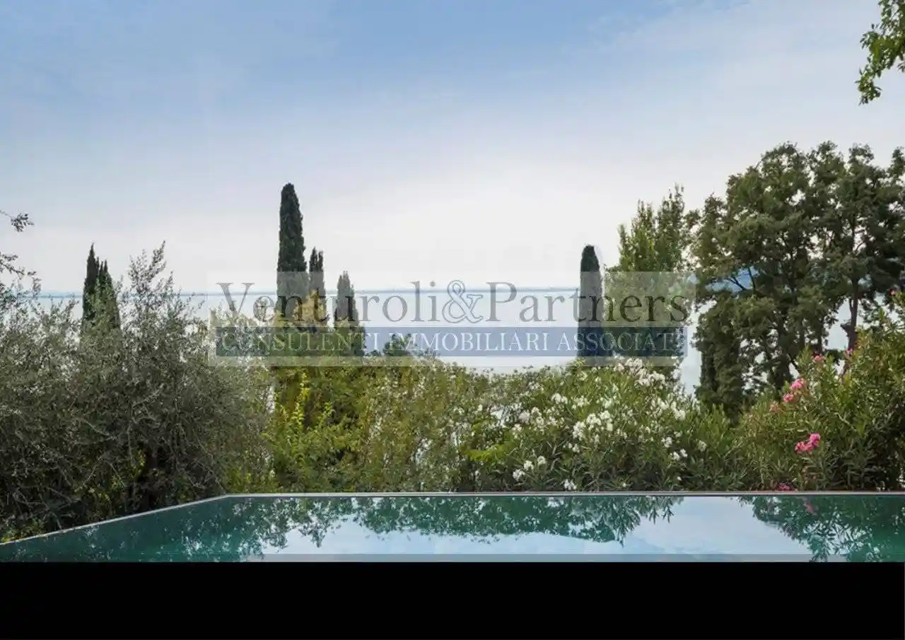 Villa in vendita a Padenghe sul Garda