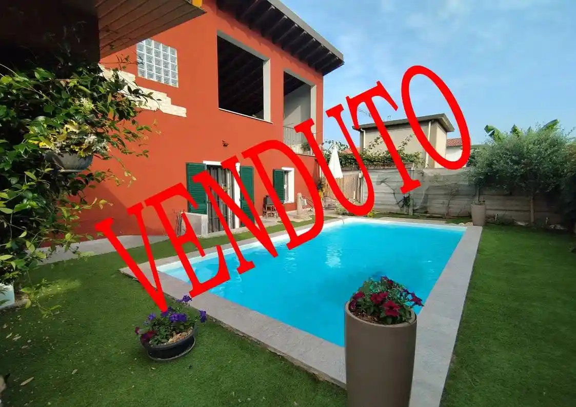 Villa in vendita a Corbetta