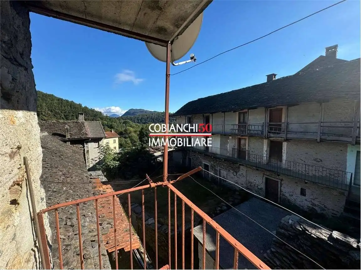 Palazzo - Edificio in vendita a San Bernardino Verbano