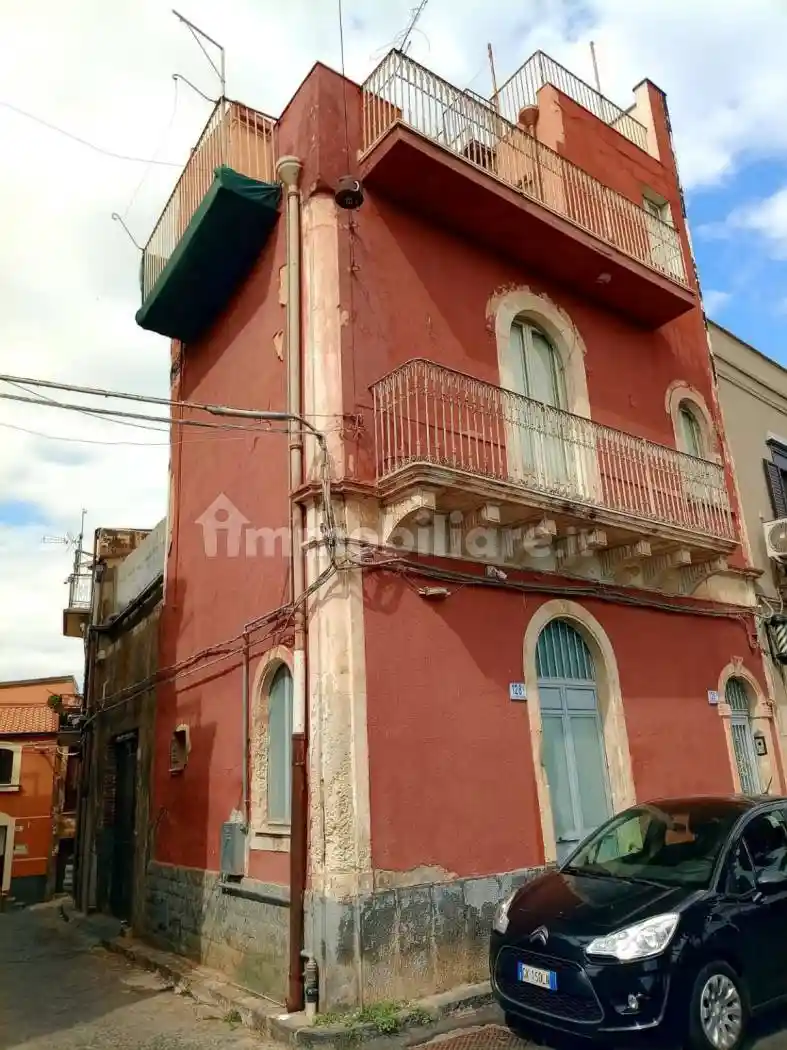 Palazzo - Edificio in vendita a Motta Sant'Anastasia