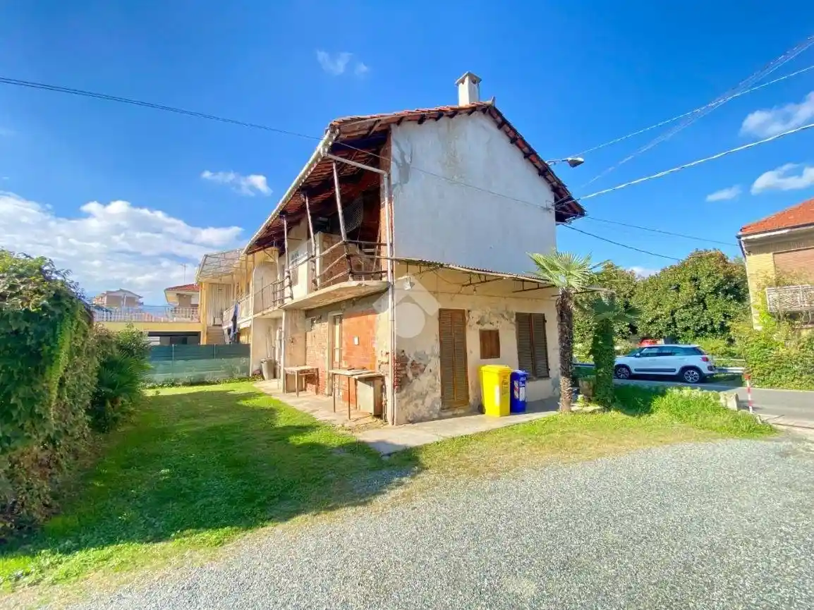 Rustico - Casale in vendita a Robassomero