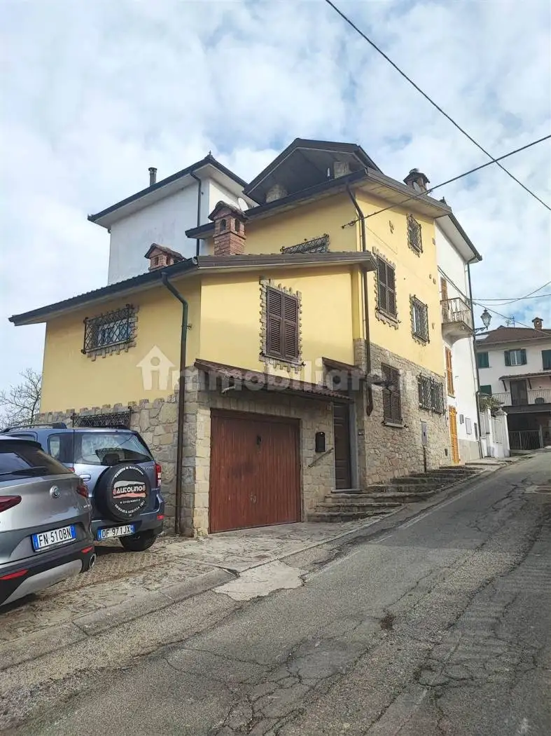 Casa indipendente in vendita a Stazzano