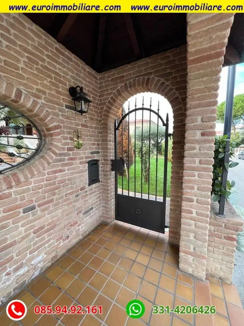 Villa in vendita a Pineto