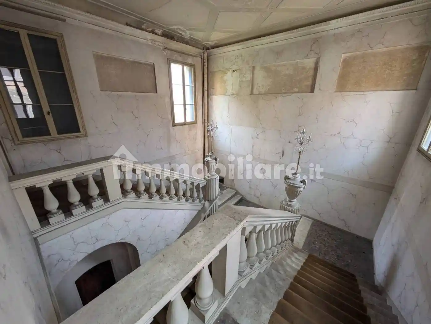 Palazzo - Edificio in vendita a Padova