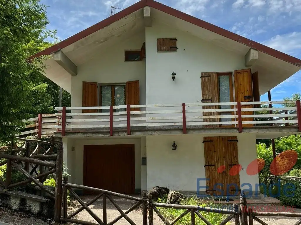 Casa indipendente in vendita a Lizzano in Belvedere